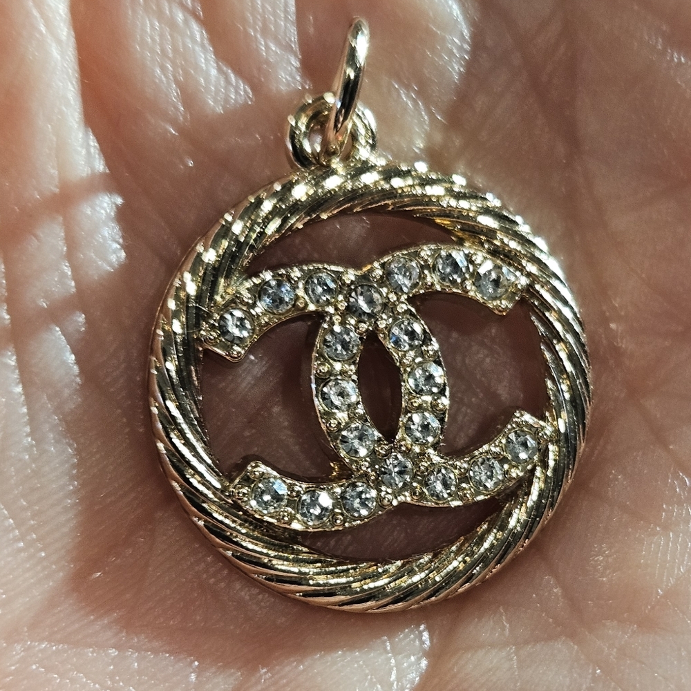 Chanel Replacement Pull/Pendant - image 2